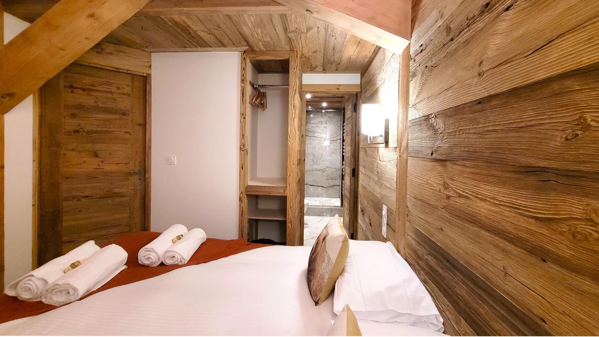 Landscape-Isabella-Bedroom-2-Cop