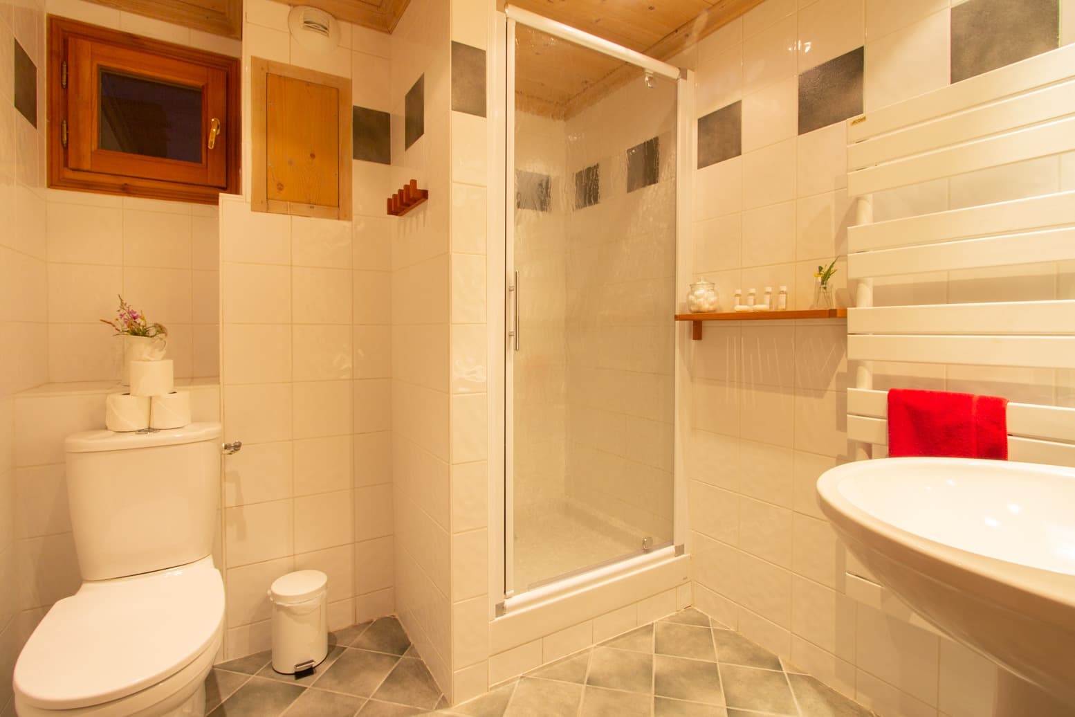 Rosko-Bathroom-Room-4