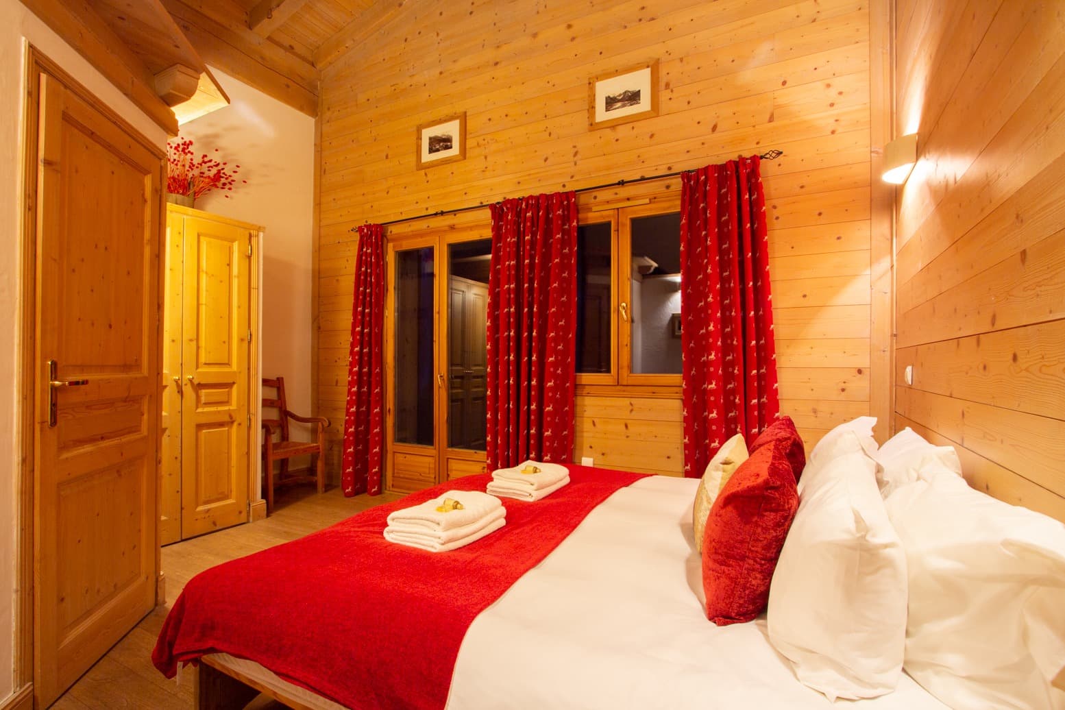 Rosko-Bedroom-Room-8-3