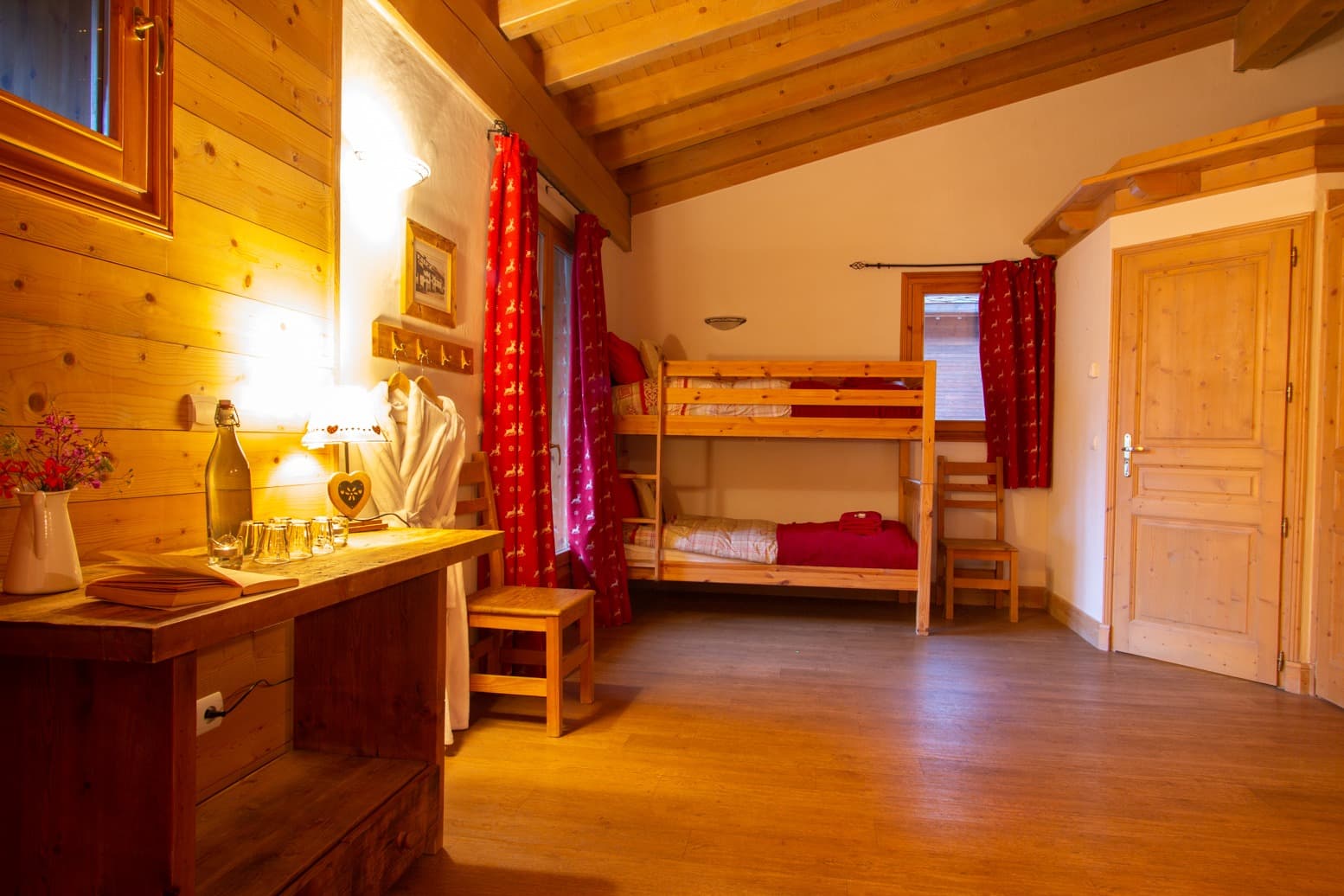 Rosko-Bedroom-Room-9-4