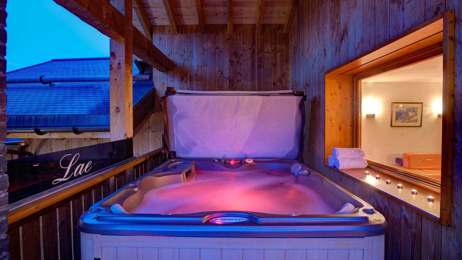 chalet_laetitia,_meribel_-_hot_t