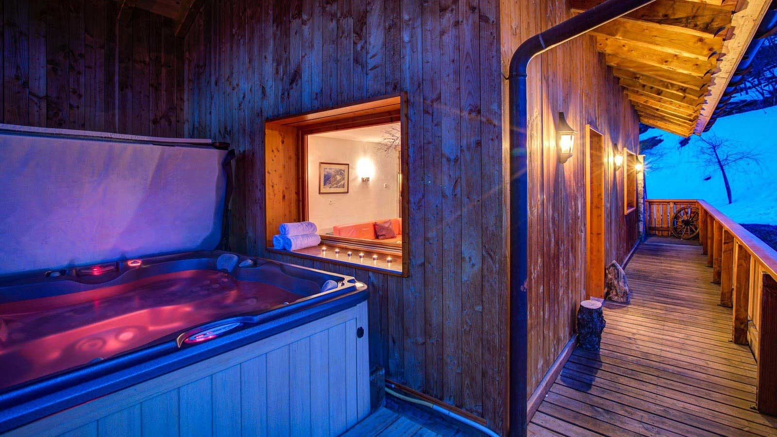 chalet_laetitia,_meribel_-_hot_t