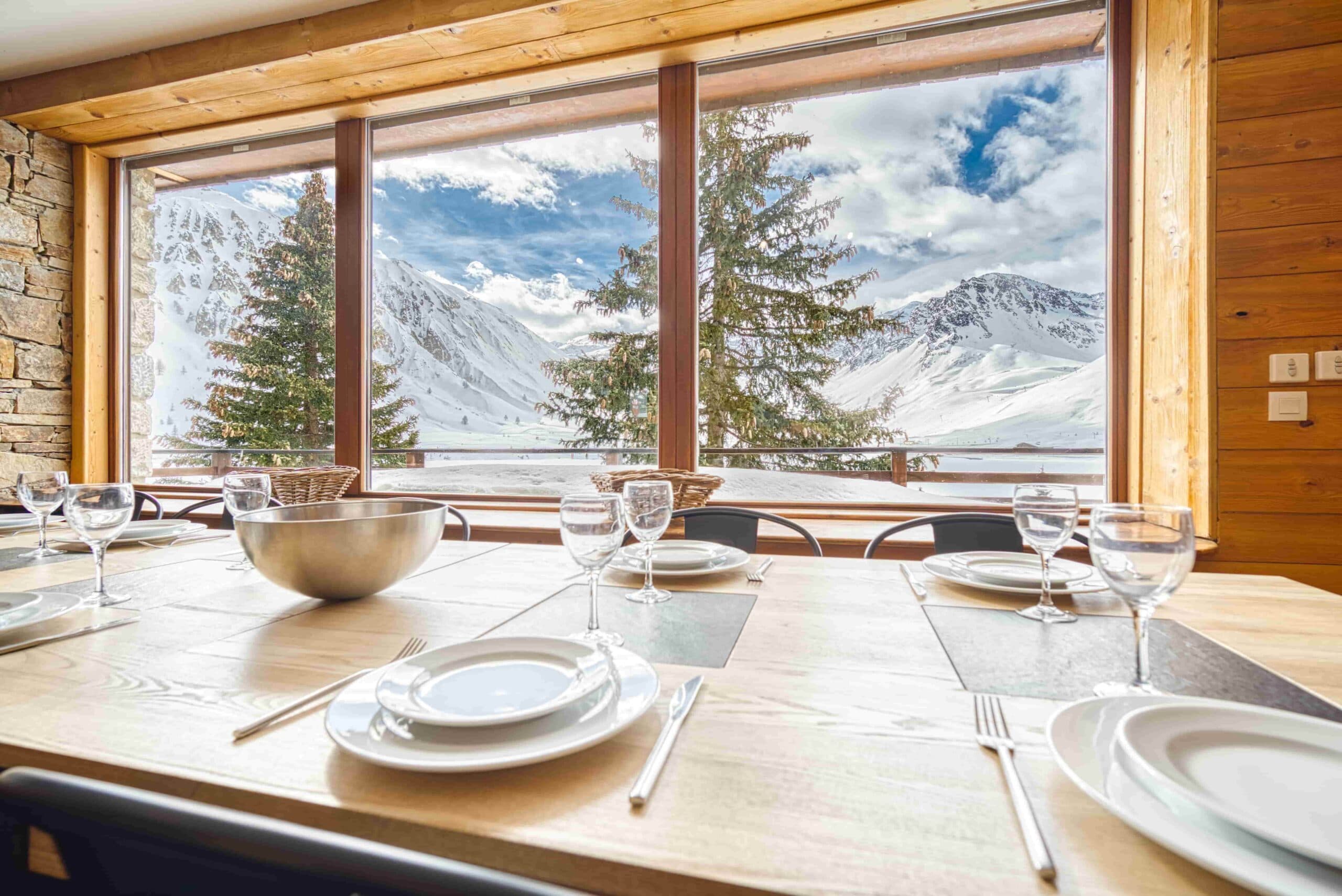 16250684695 Salon 3-min