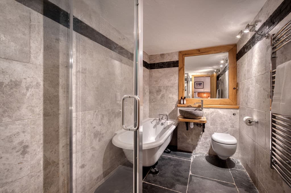 17122448228.Bathroom