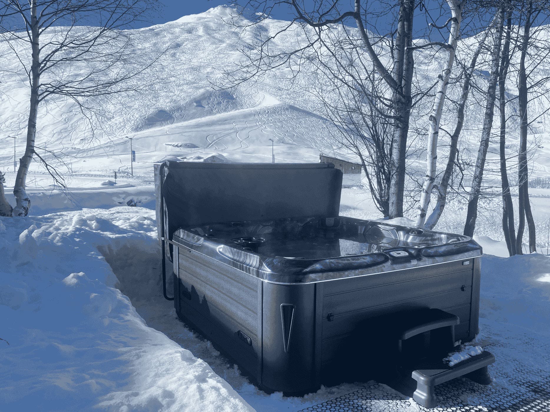 1744899287HottubArmoise11