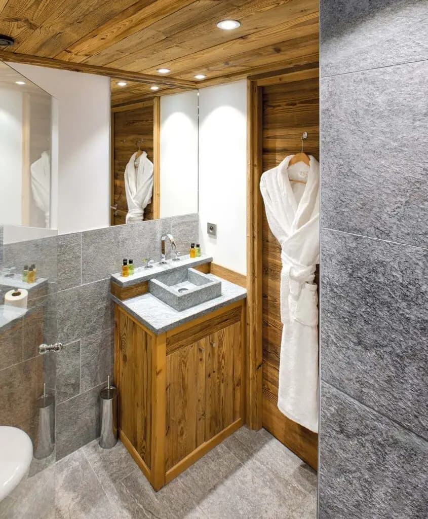 CHALET-WHISTLER-BATHROOM-1200-84
