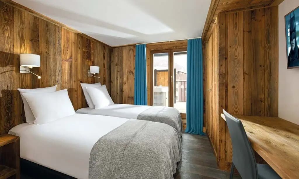 CHALET-WHISTLER-BEDROOM-1200-102