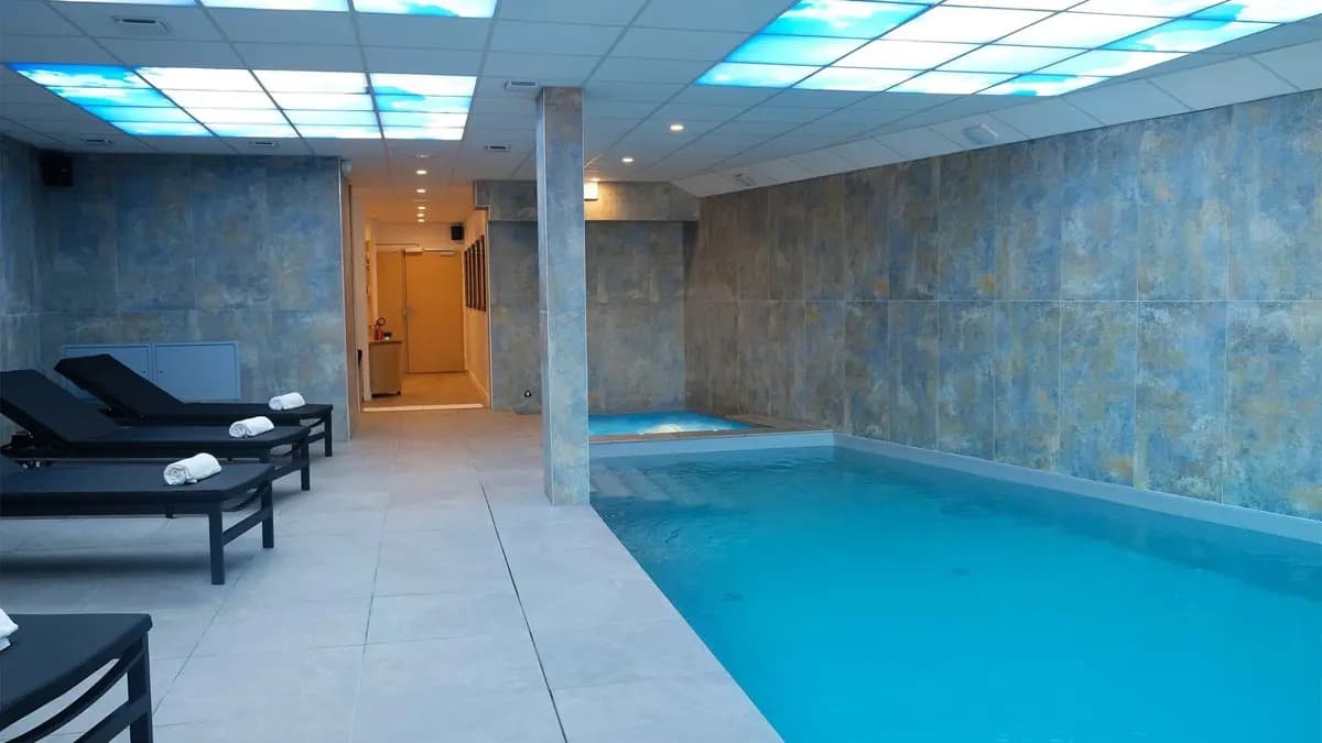 hotel_le_mottaret_meribel_pool-w