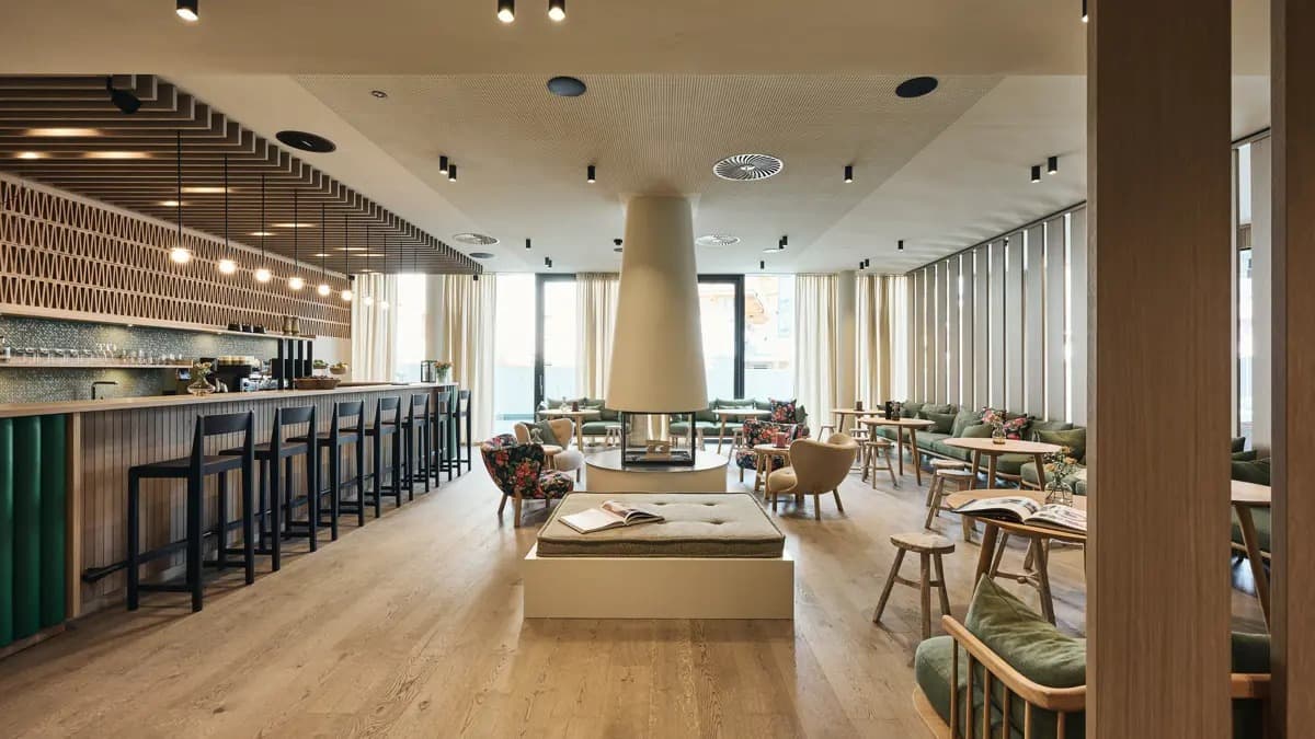 hotel_ullrhaus_st_anton_bar_2-w1