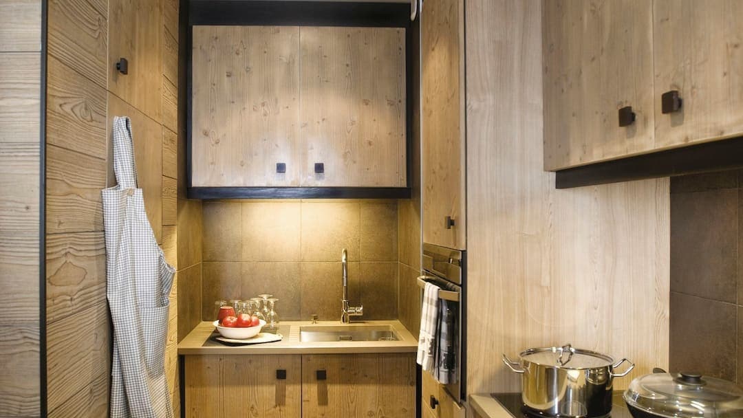 FRA_AVO_009_08WebOriginalCompres