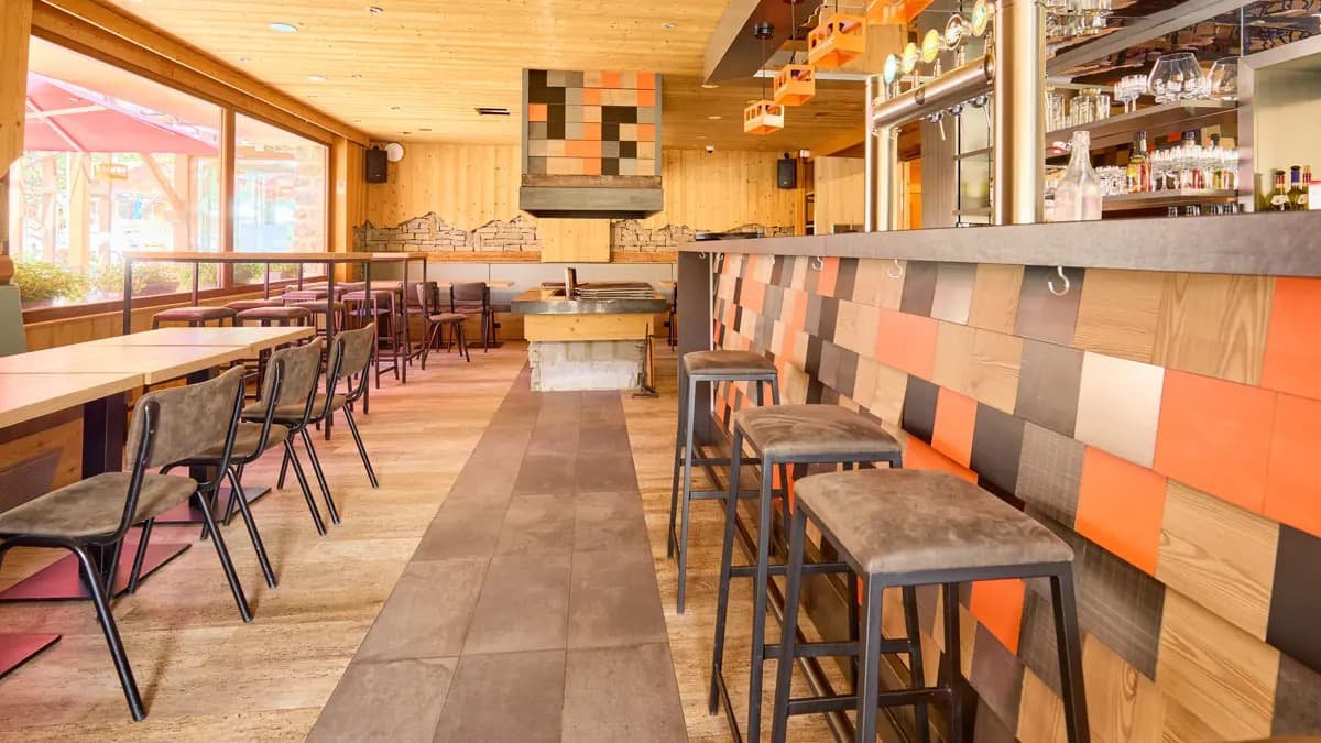 hotel_base_camp_lodge_les_deux_a (1)