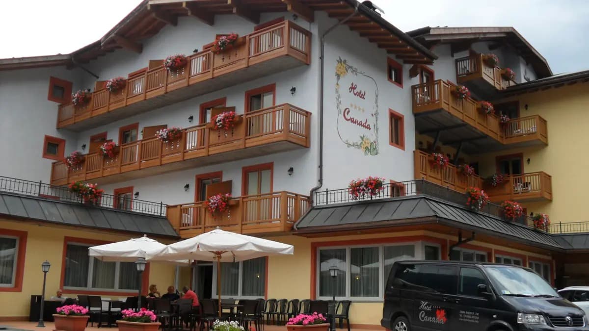Hotel Canada (Pinzolo)