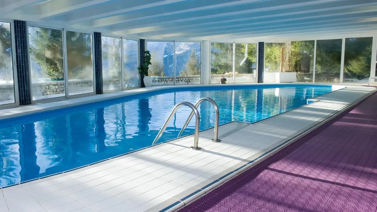 hotel_ibiza_les_deux_alpes_pool