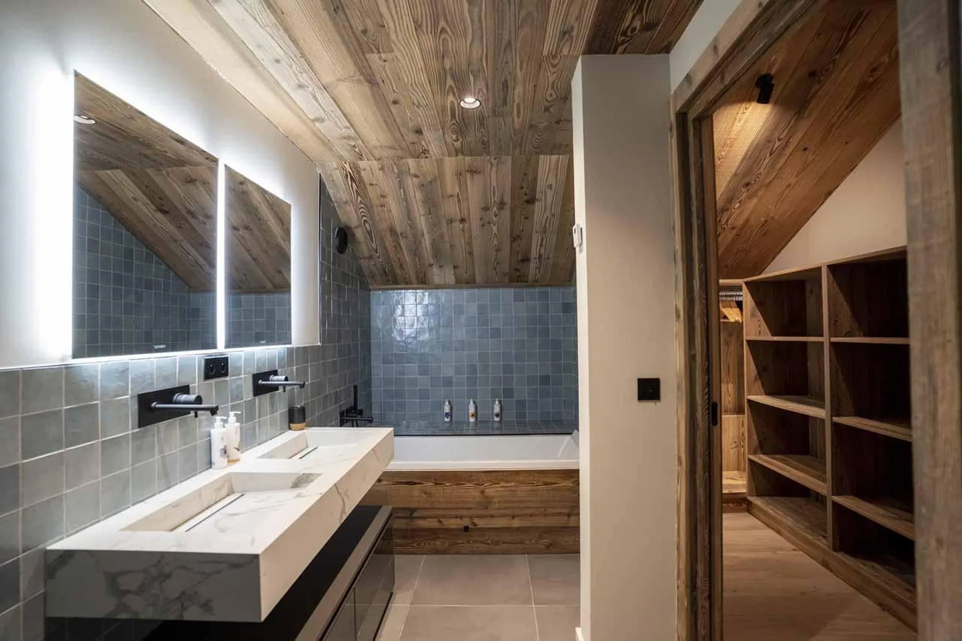 apartment-le-cygne-meribel-bedro (3)