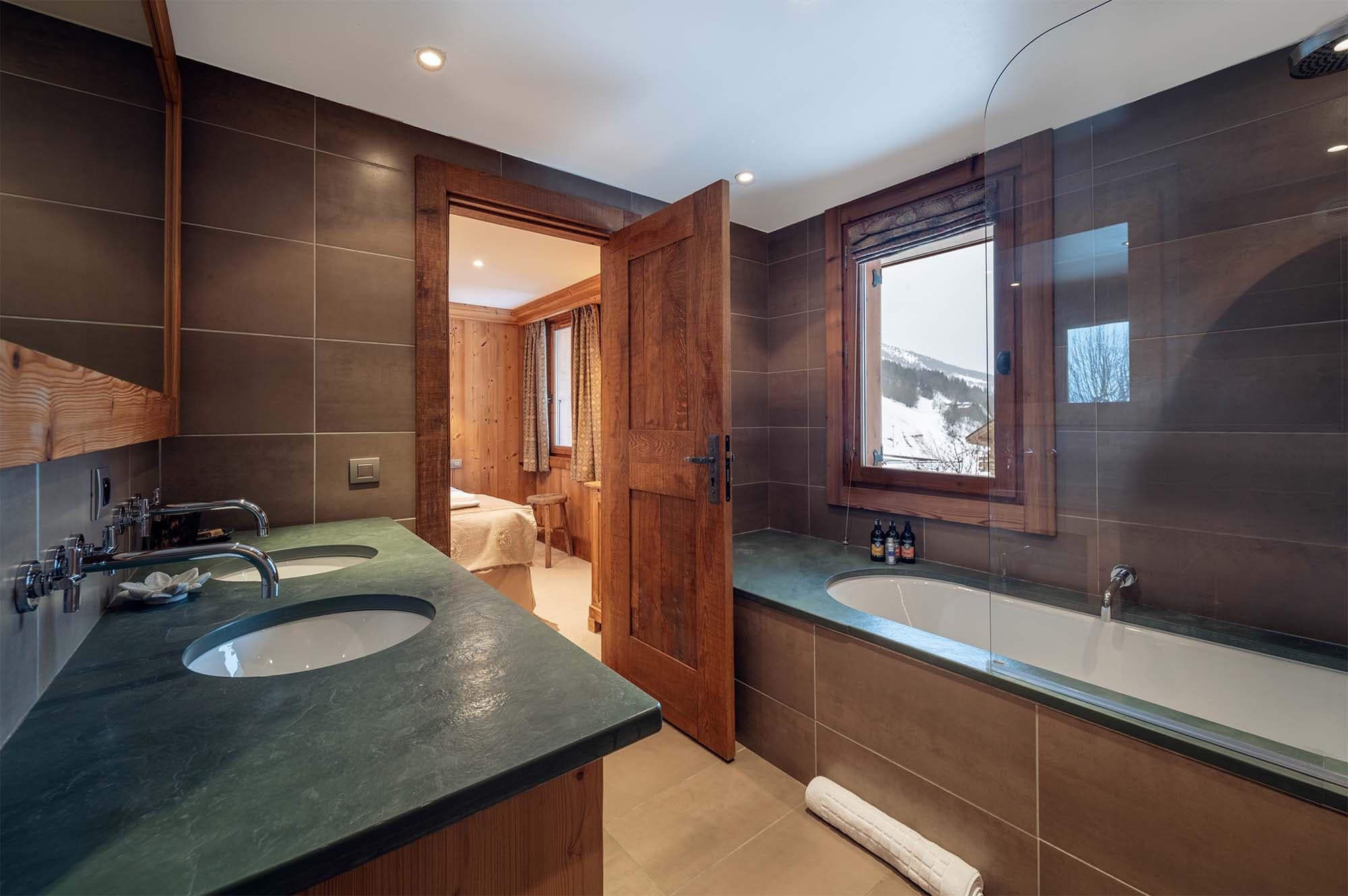 bathroom_bedroom_1