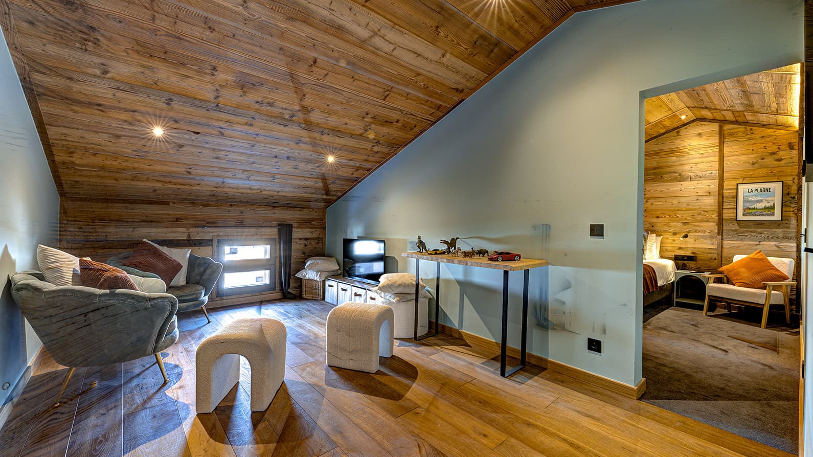 big-rivas-bedroom-suite_23010