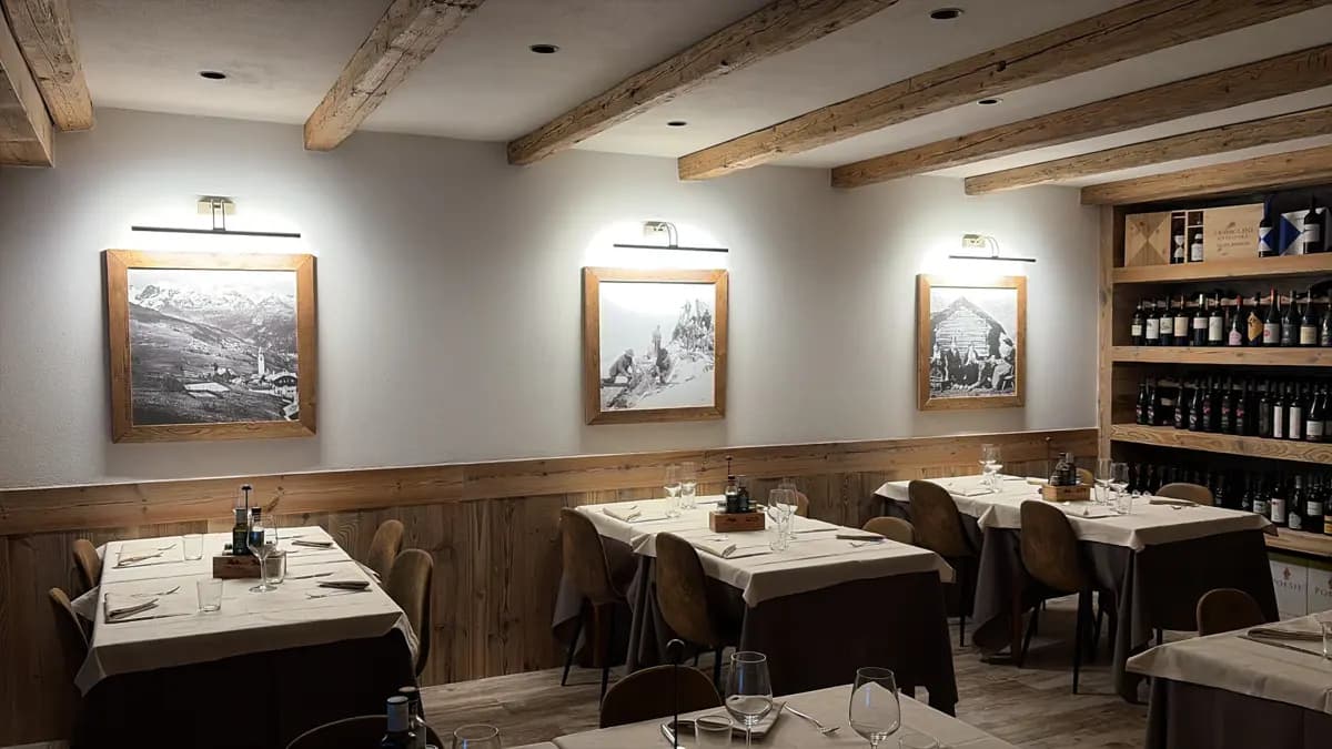 dining-room-w1200