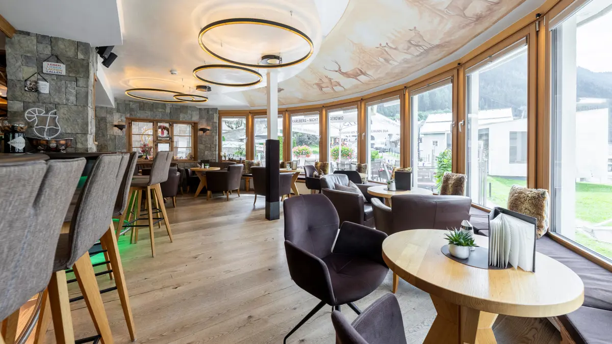 hotel_jagerhof_ischgl_bar-w1200