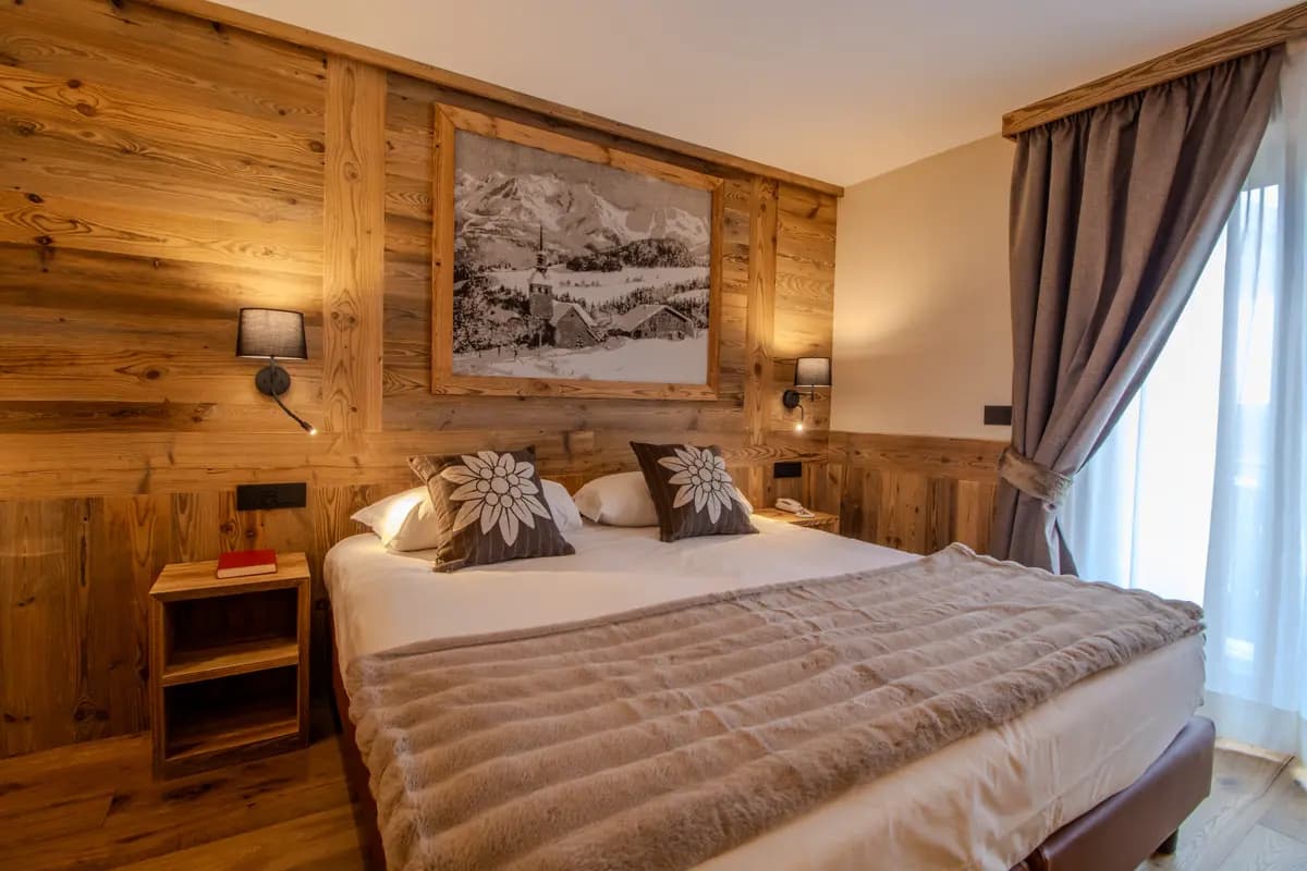 room-202-deluxe-w1200