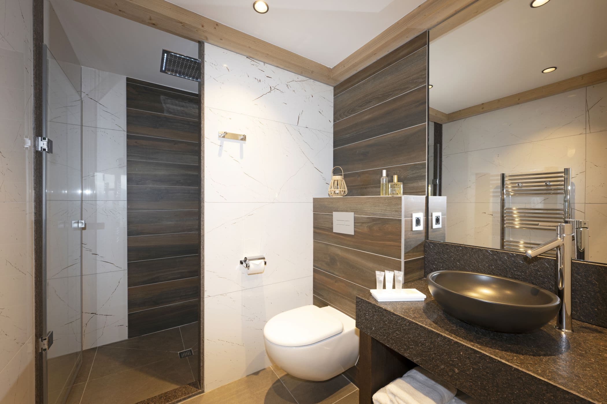 Manaka shower room
