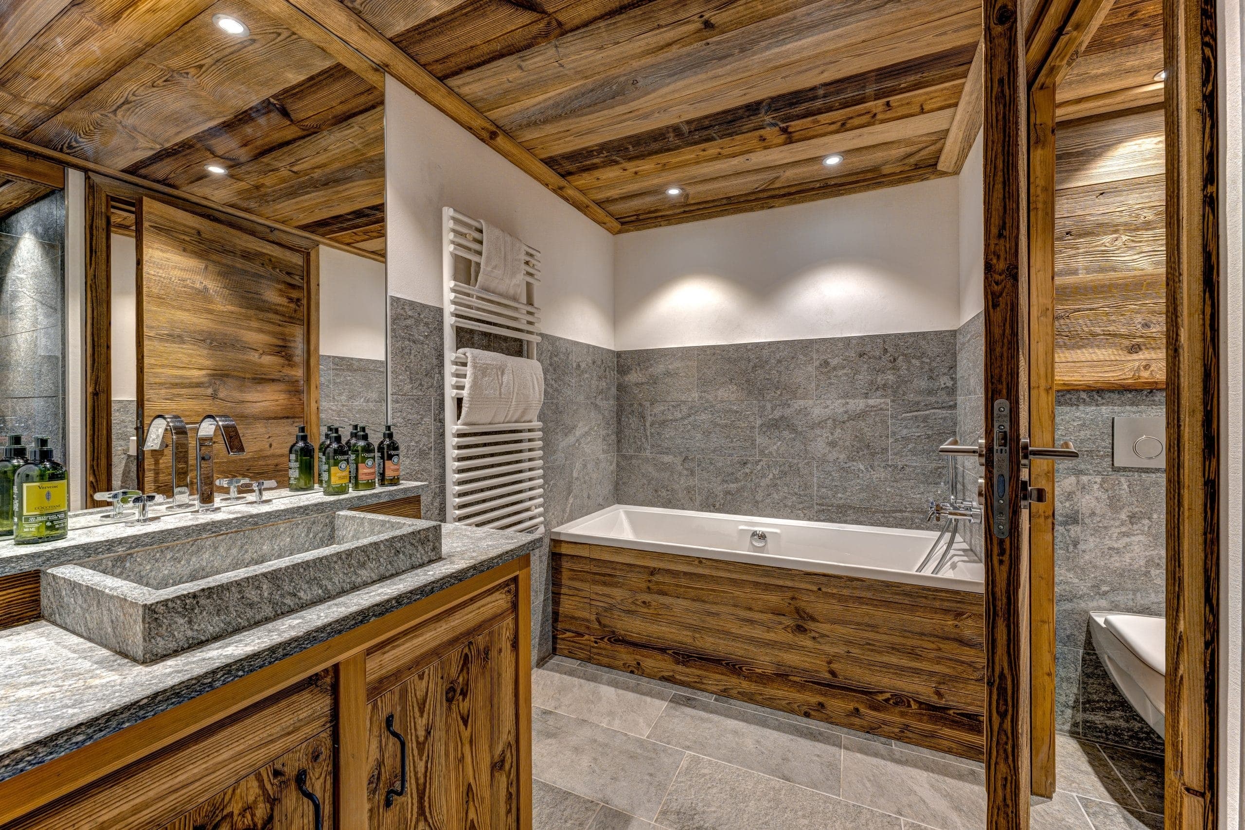 Quebec-Bathroom-2-scaled