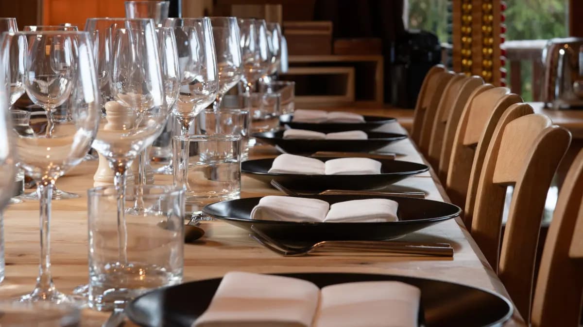 dining-room-w1200 (1)