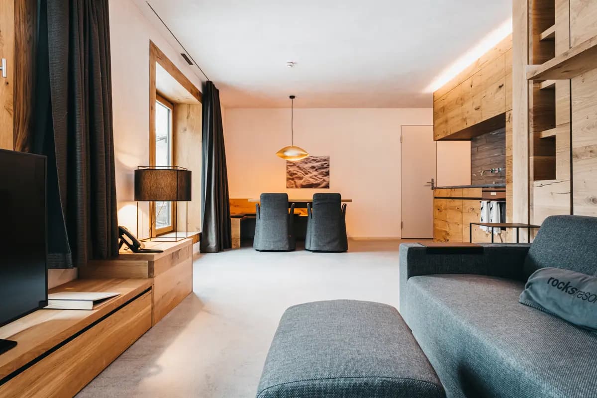 laax_switzerland_rocks_resort_th