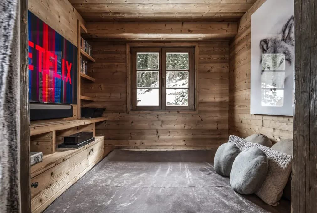 peppa tv room