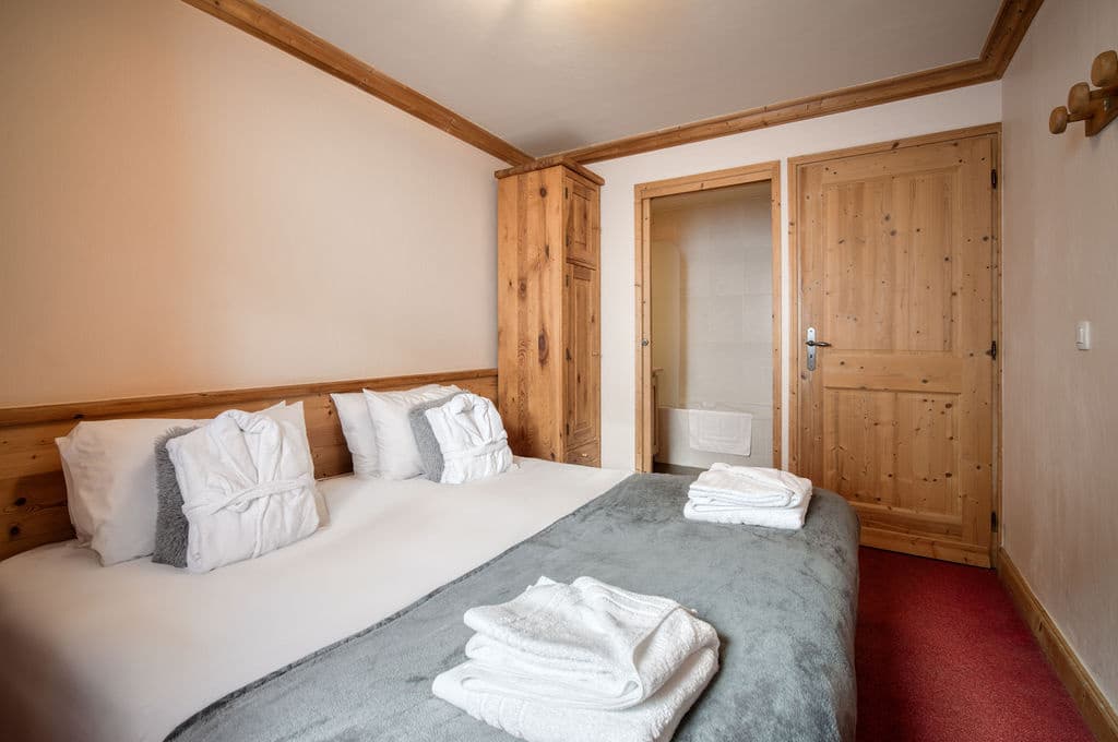 17121645626.Bedroom1