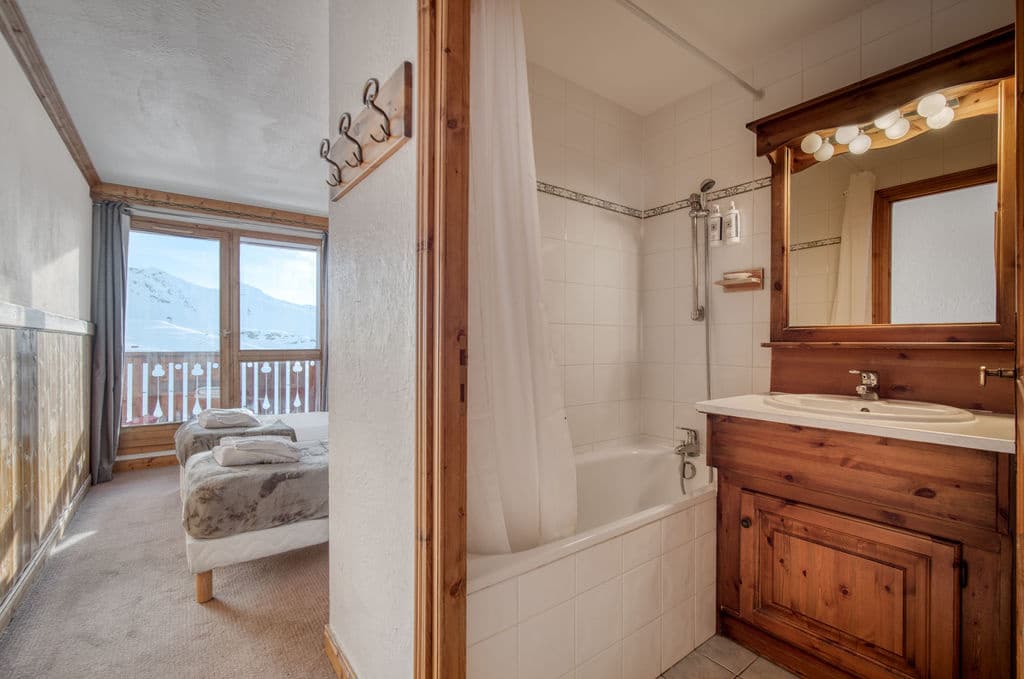 17122414298.Bathroom2