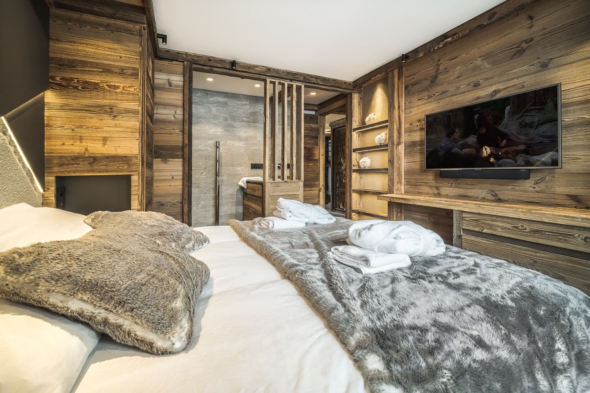 1774522042optimized_Bedroom_5_sh