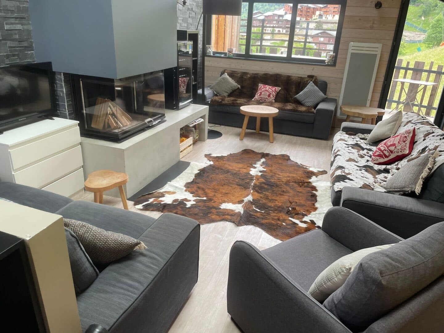 4-EDE_Lounge_New_2022