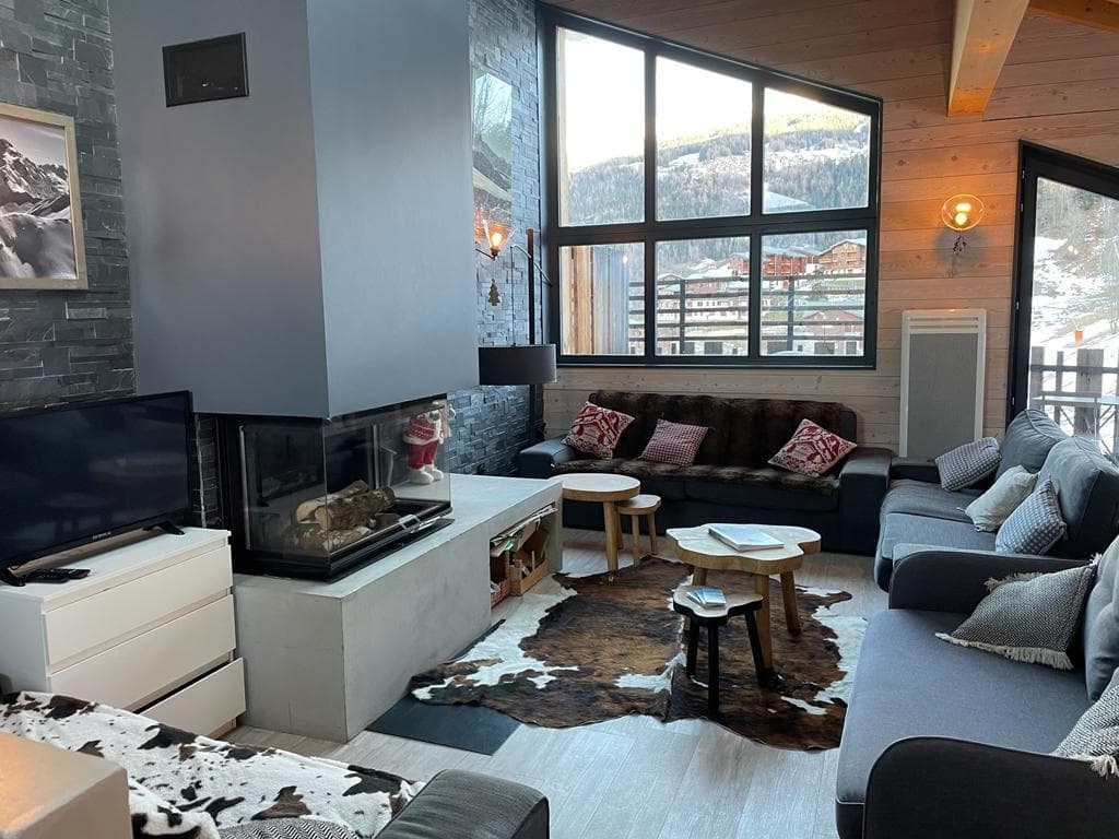 EDE-LOUNGE-2-2023