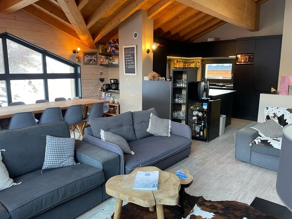 EDE-LOUNGE-KITCHEN-2023