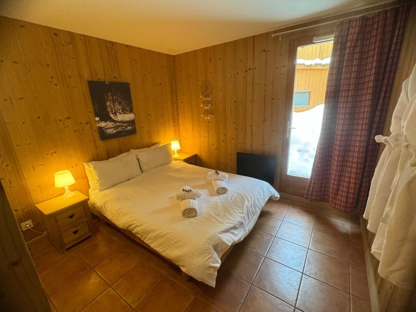 FLO_ROOM12-1