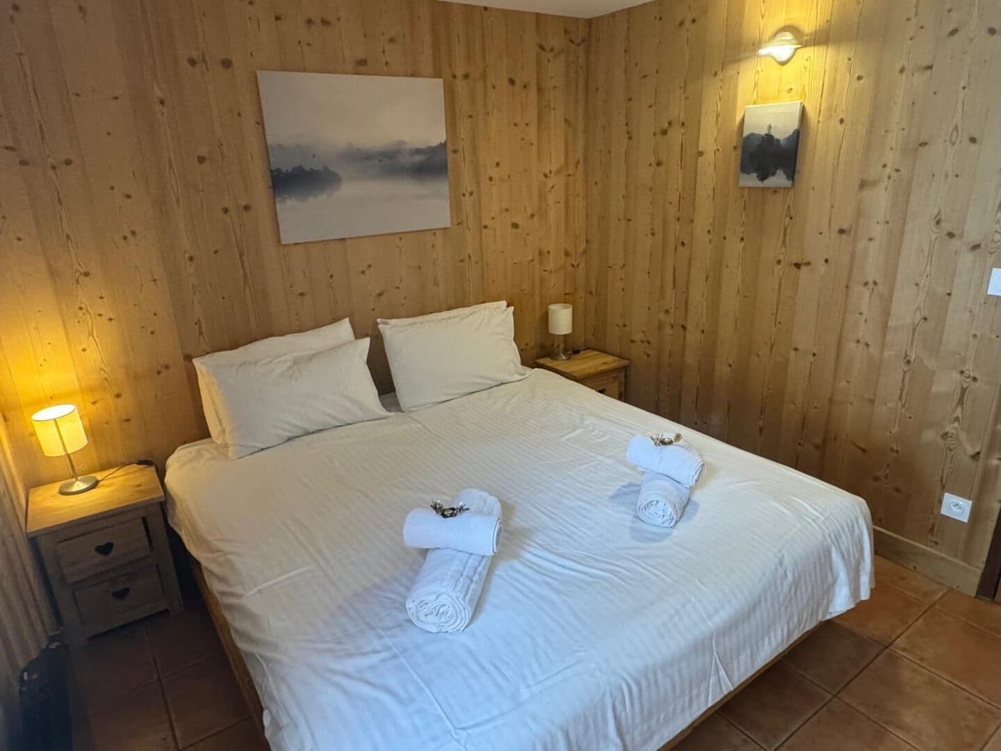 FLO_ROOM22-1