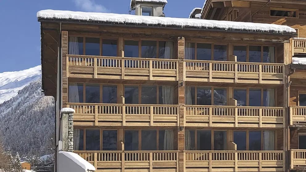 Hotel Ski Lodge