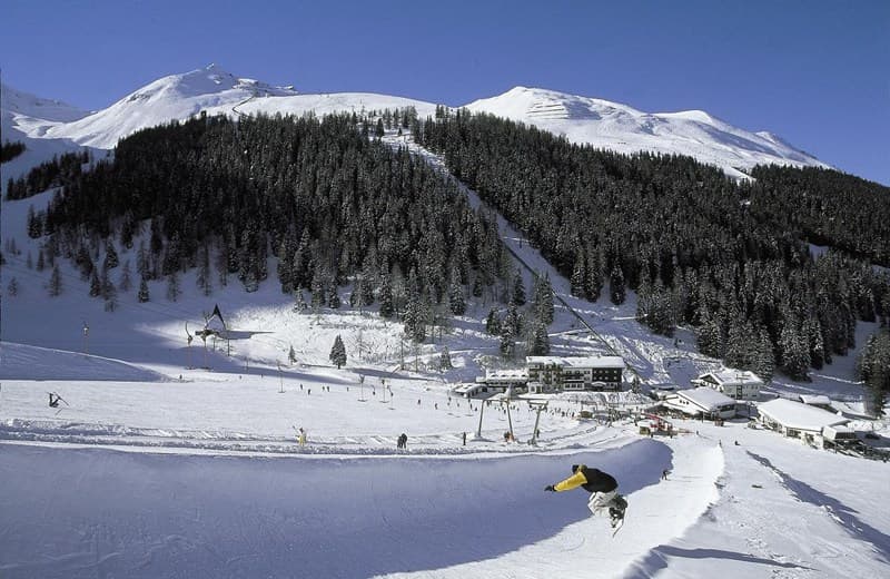 Gotzens And Axams ski resort