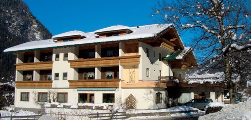 Hotel Harfenwirt Guesthouses