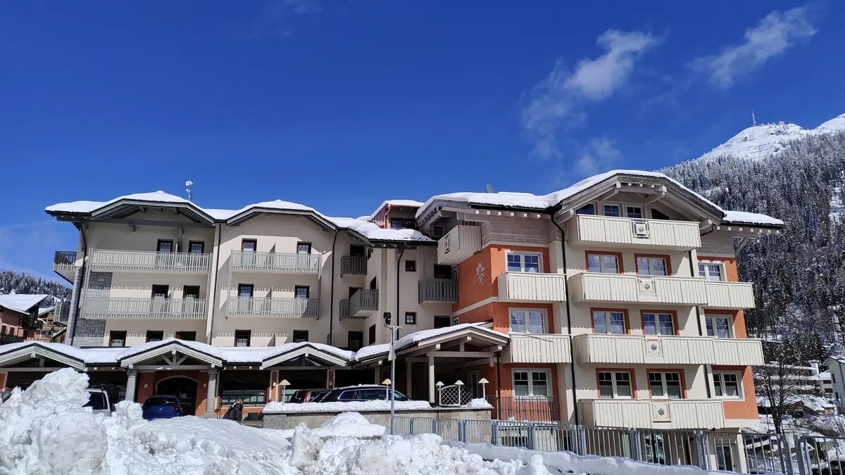 inghams_italy_madonna_di_campiglio_hotel_ideal_exterior-w1200