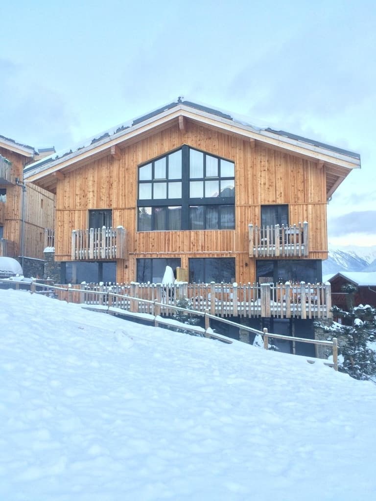 Chalet Snowflake
