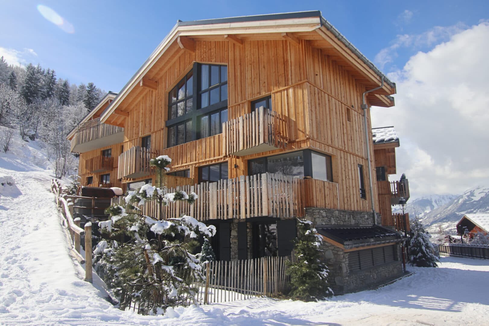 Chalet Caribou and Snowflake